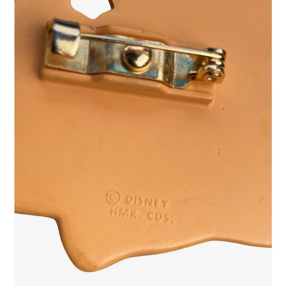 Hallmark Disney Winnie the Pooh and Piglet Christmas Lapel Pin - Picture 7 of 10